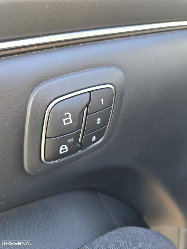 Ford Mustang Mach-E PREMIUM - 10