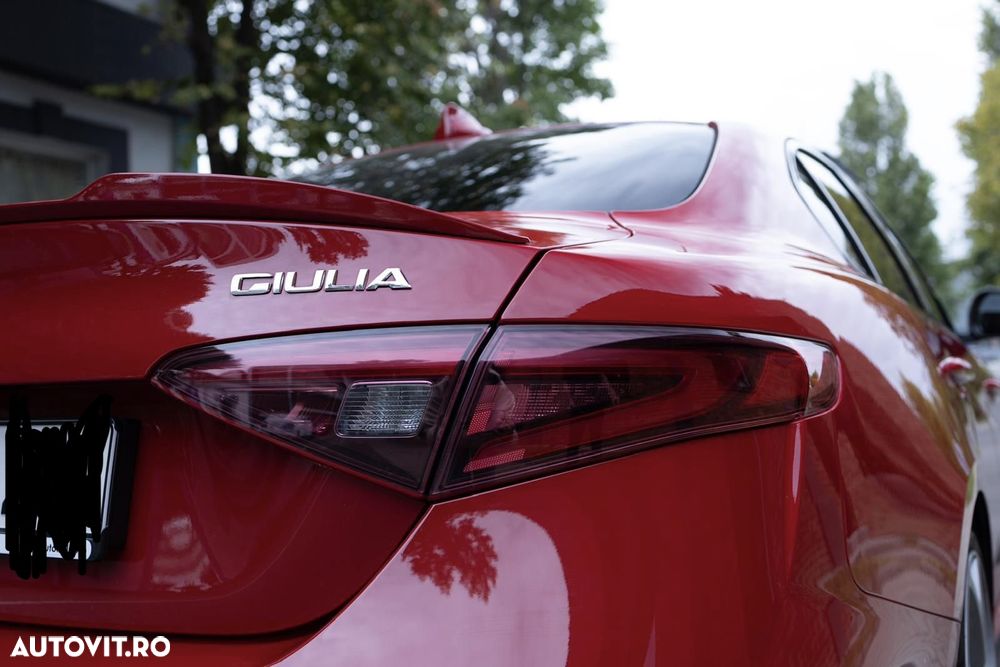 Alfa Romeo Giulia 2.0 Turbo 16V AT8 Veloce - 6