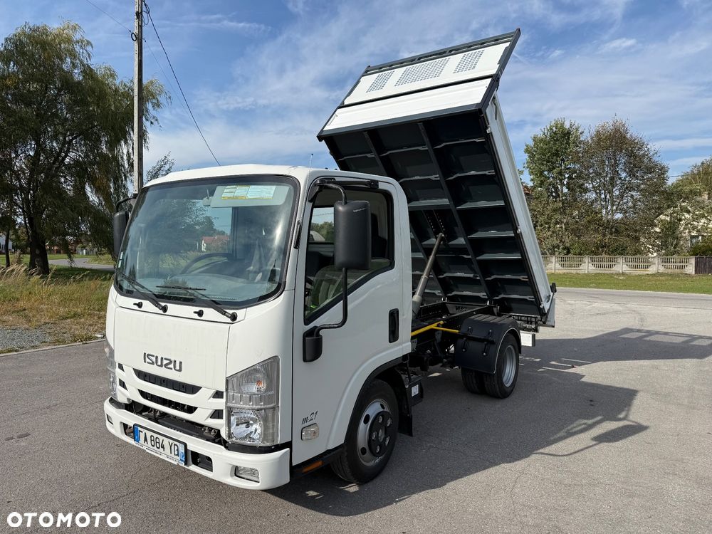 Isuzu