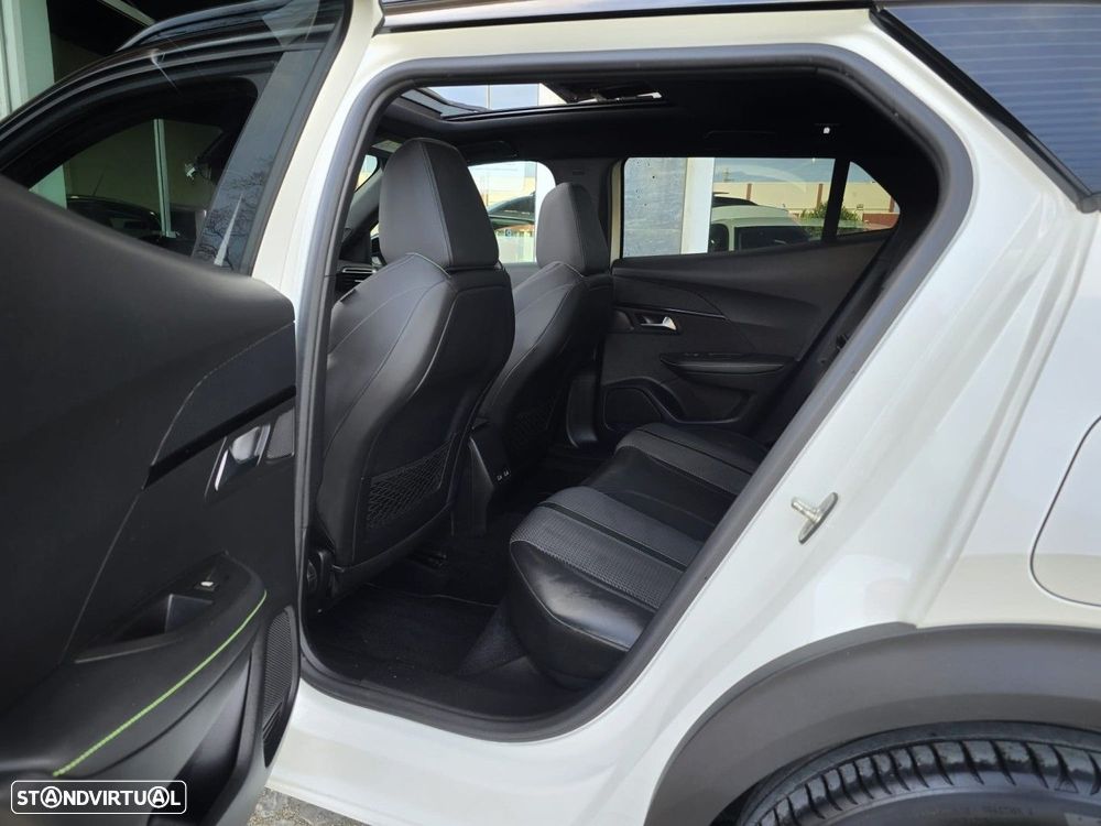 Peugeot 2008 1.2 PureTech GT Line EAT8 - 23