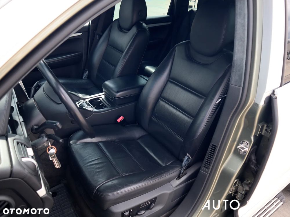 Porsche Cayenne - 17