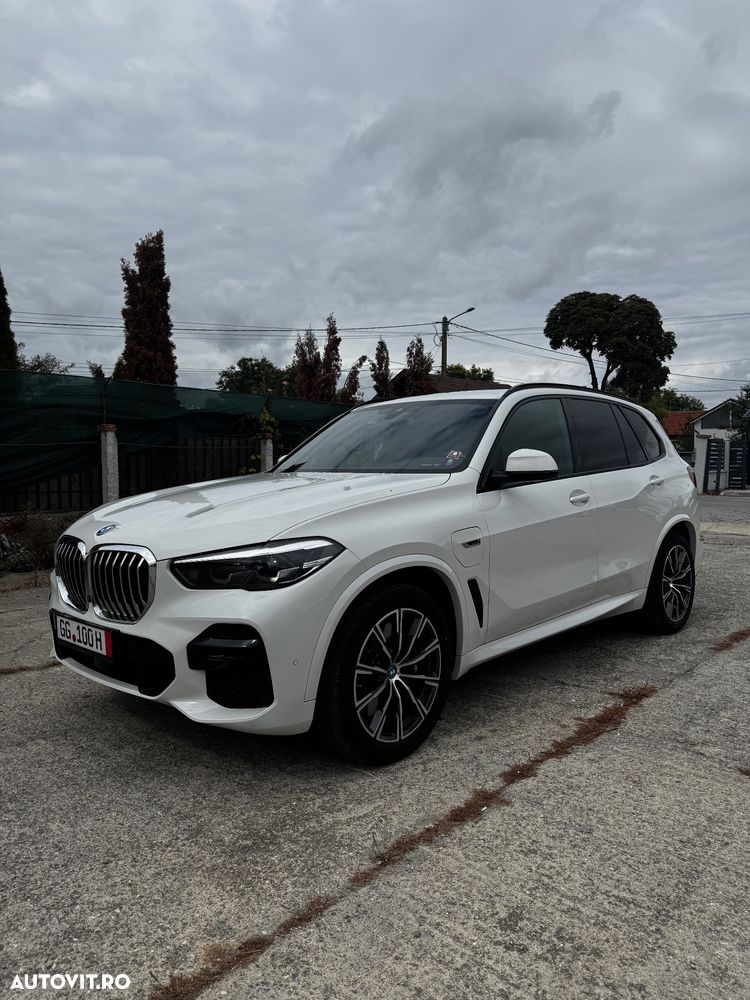 BMW X5 2021 — imagine 9