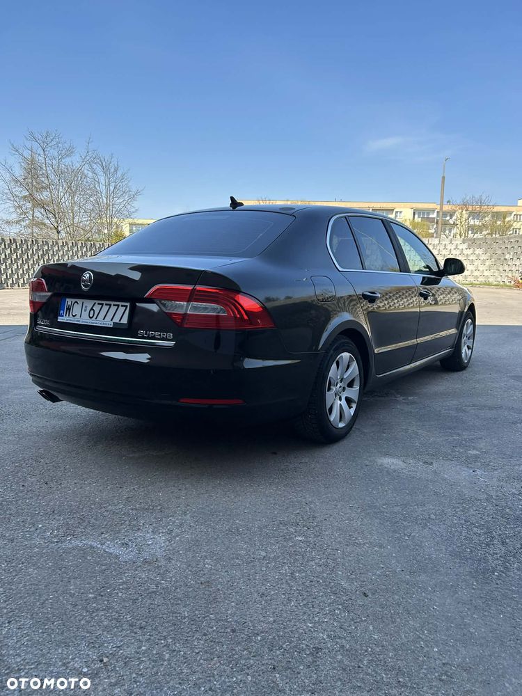 Skoda Superb 2.0 TDI Ambition - 4