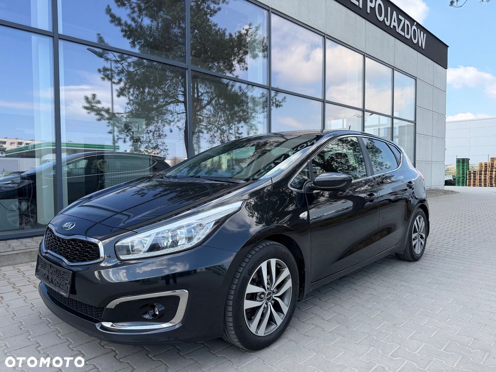 Kia Ceed 1.6 CRDi 136 ISG Spirit - 1