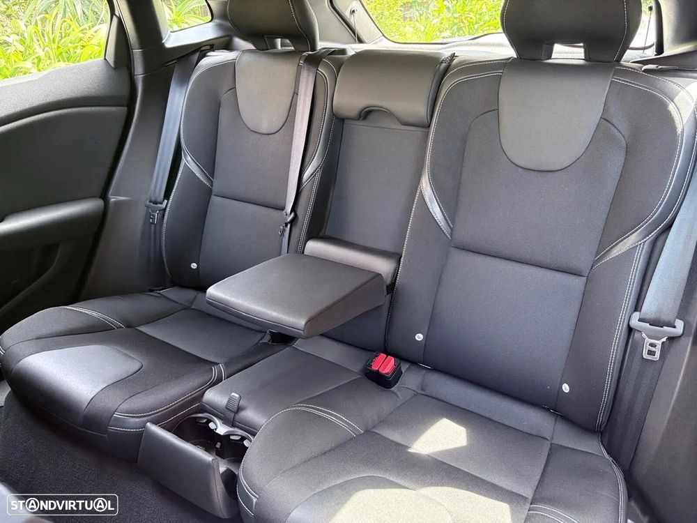 Volvo V40 1.5 T3 Sport Edition Plus Geartronic - 54