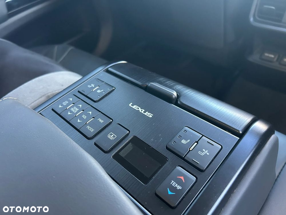 Lexus ES 300h Omotenashi - 6