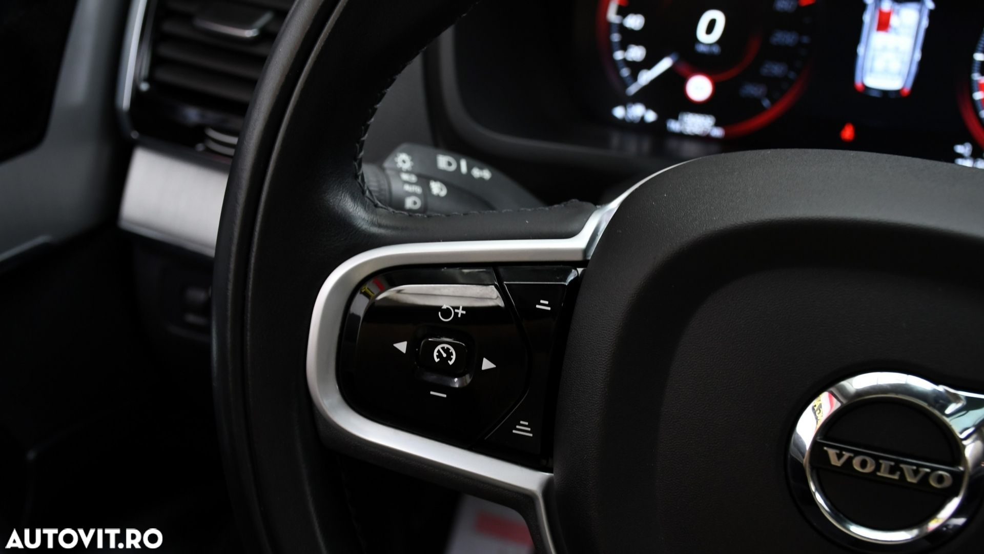 Volvo XC 90 T8 eAWD Momentum Pro - 30