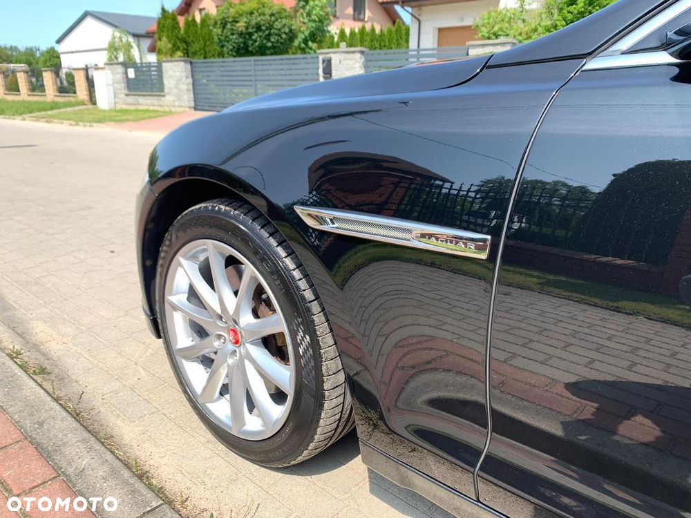 Jaguar XJ 3.0 D V6 Premium Luxury - 9