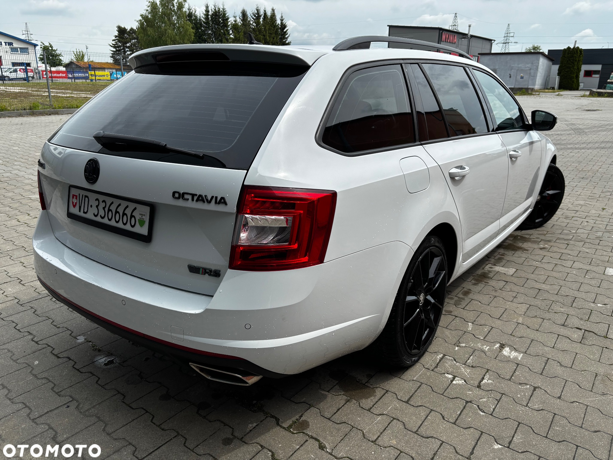 Skoda Octavia 2.0 TDI DSG RS - 4