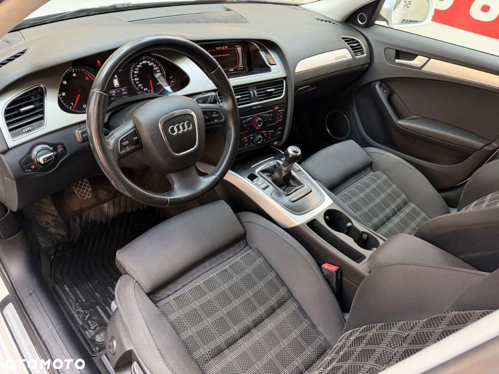 Audi A4 Avant - 25