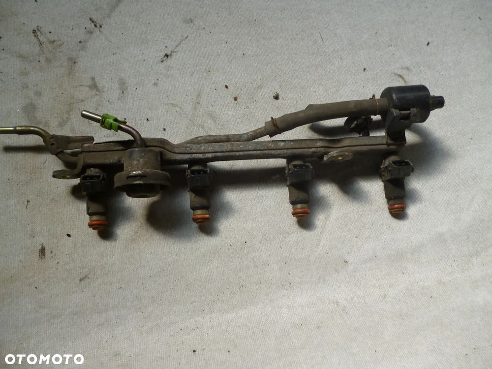 honda civic VII 1.4 listwa wtryskowa - 1