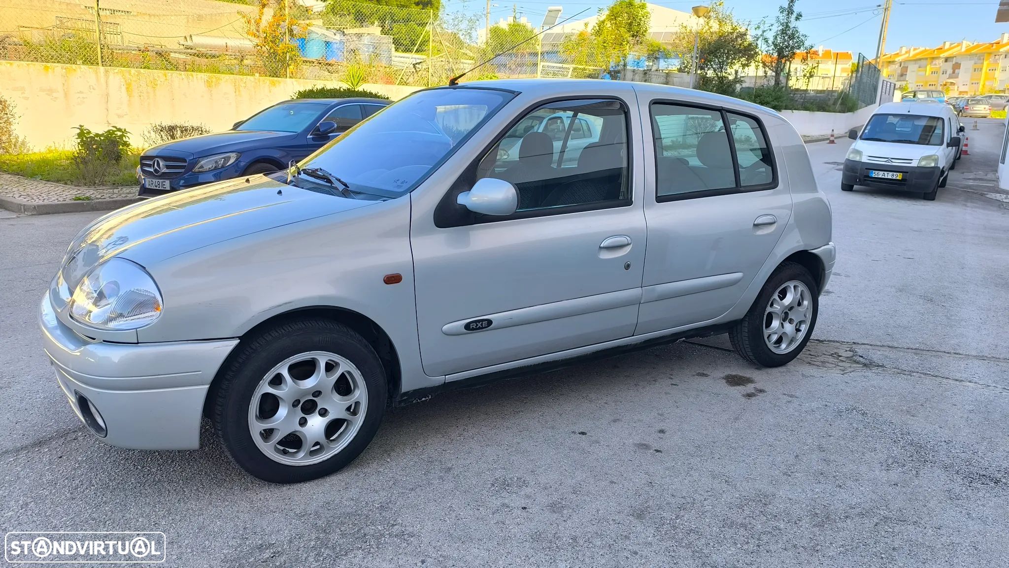 Renault Clio 1.2 RXE - 1