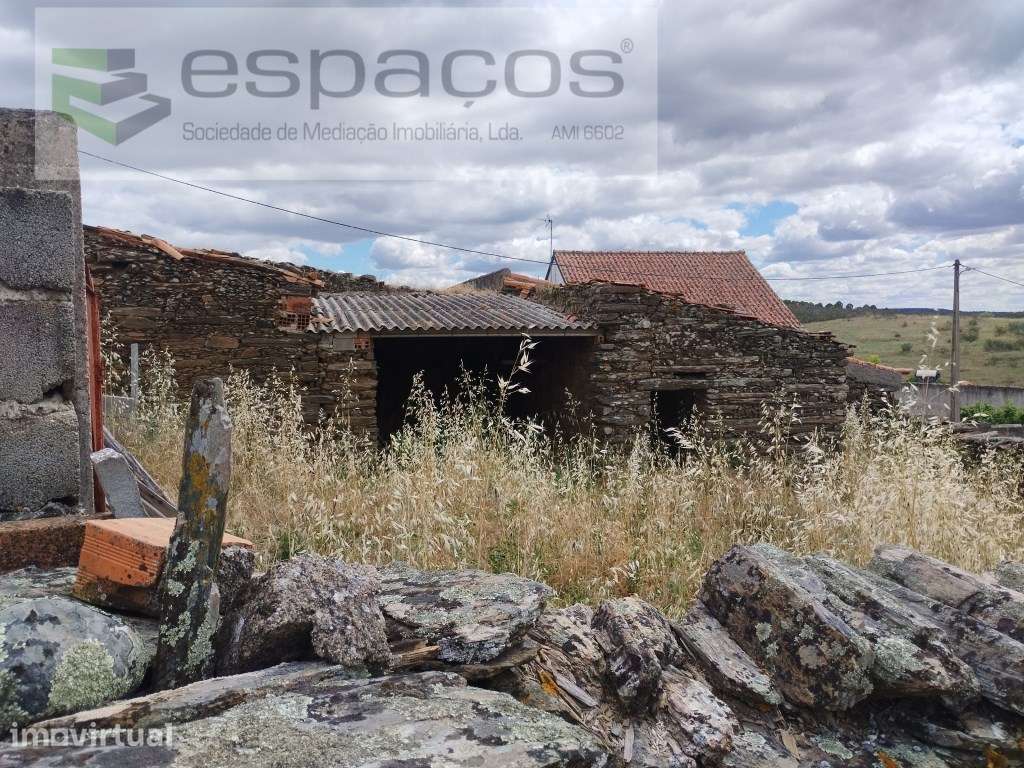 Palheiros com terreno em Monte Fidalgo - Grande imagem: 4/18