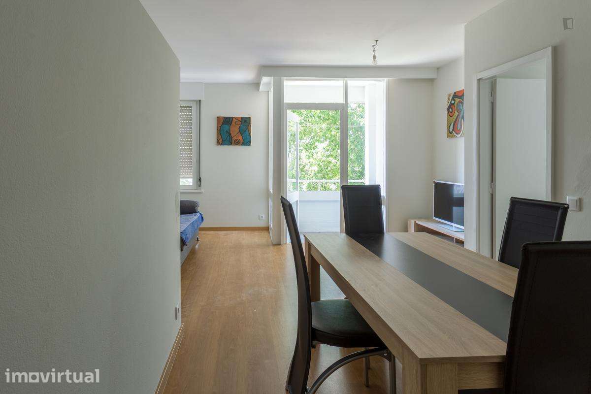 Quarto - localizado em Paranhos Porto - Grande imagem: 5/17