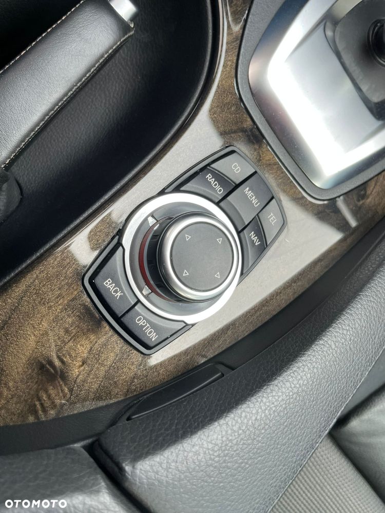 BMW Seria 5 540i - 17