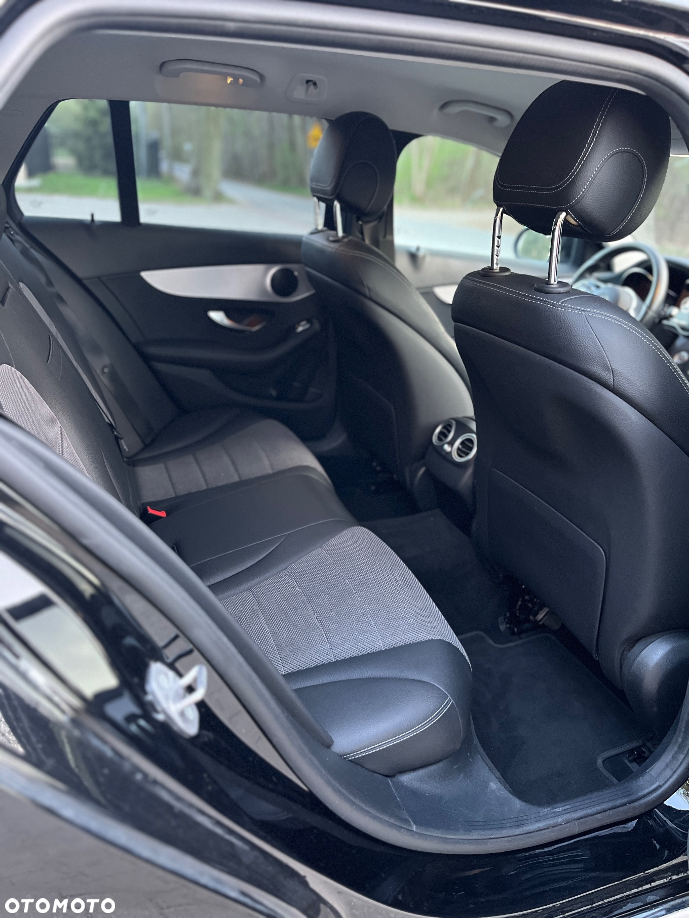 Mercedes-Benz Klasa C 220 d 4Matic T 9G-TRONIC Avantgarde - 12