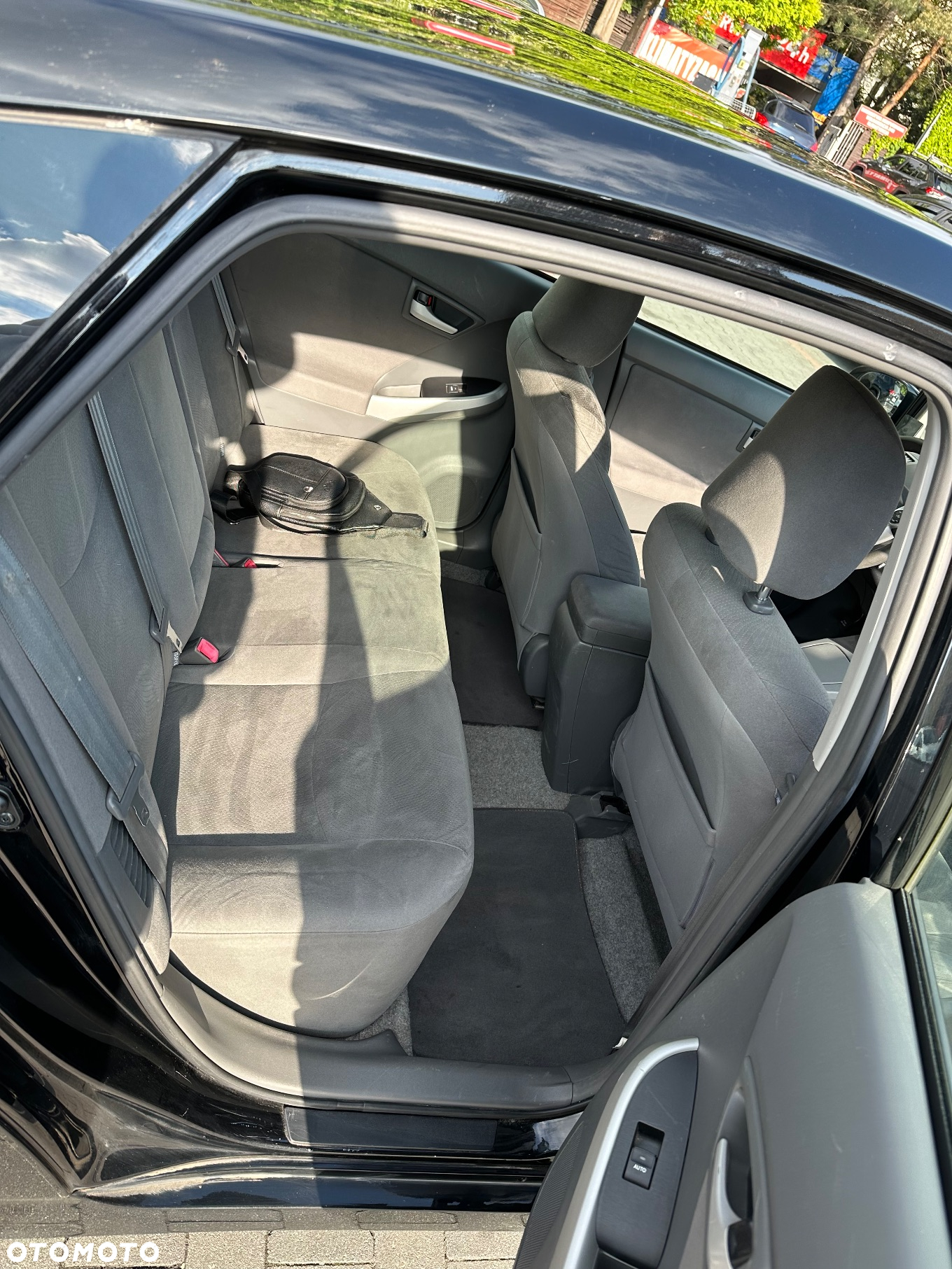 Toyota Prius (Hybrid) - 7