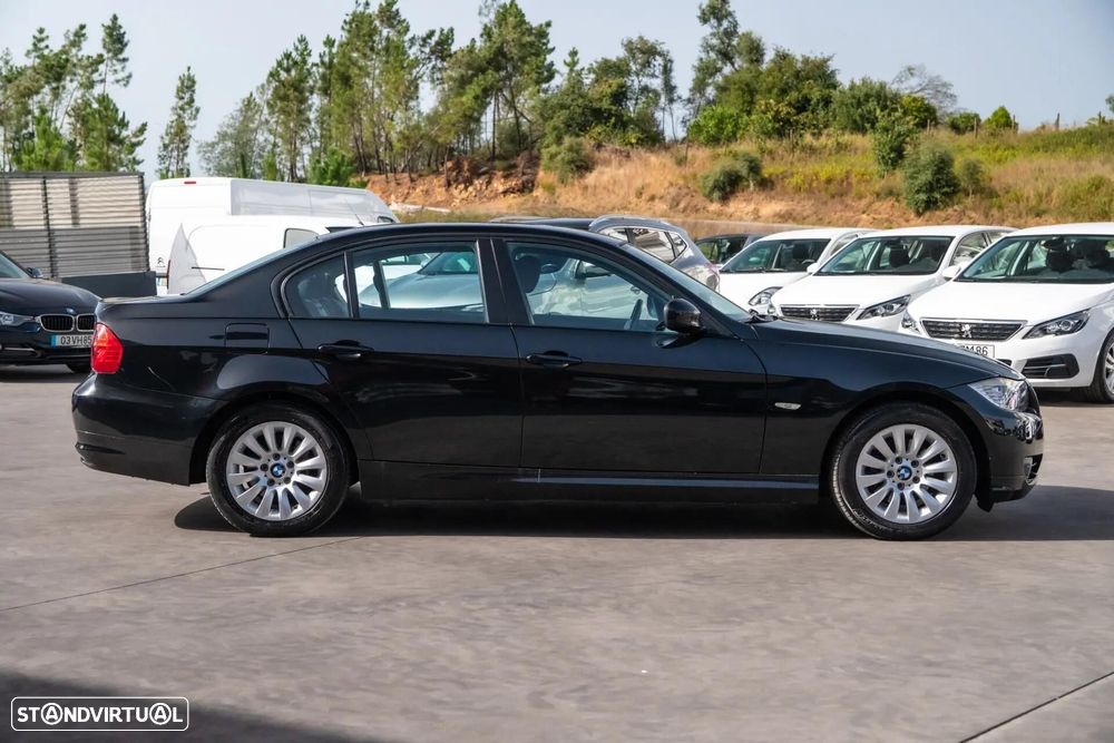 BMW 318 d Line Sport - 12
