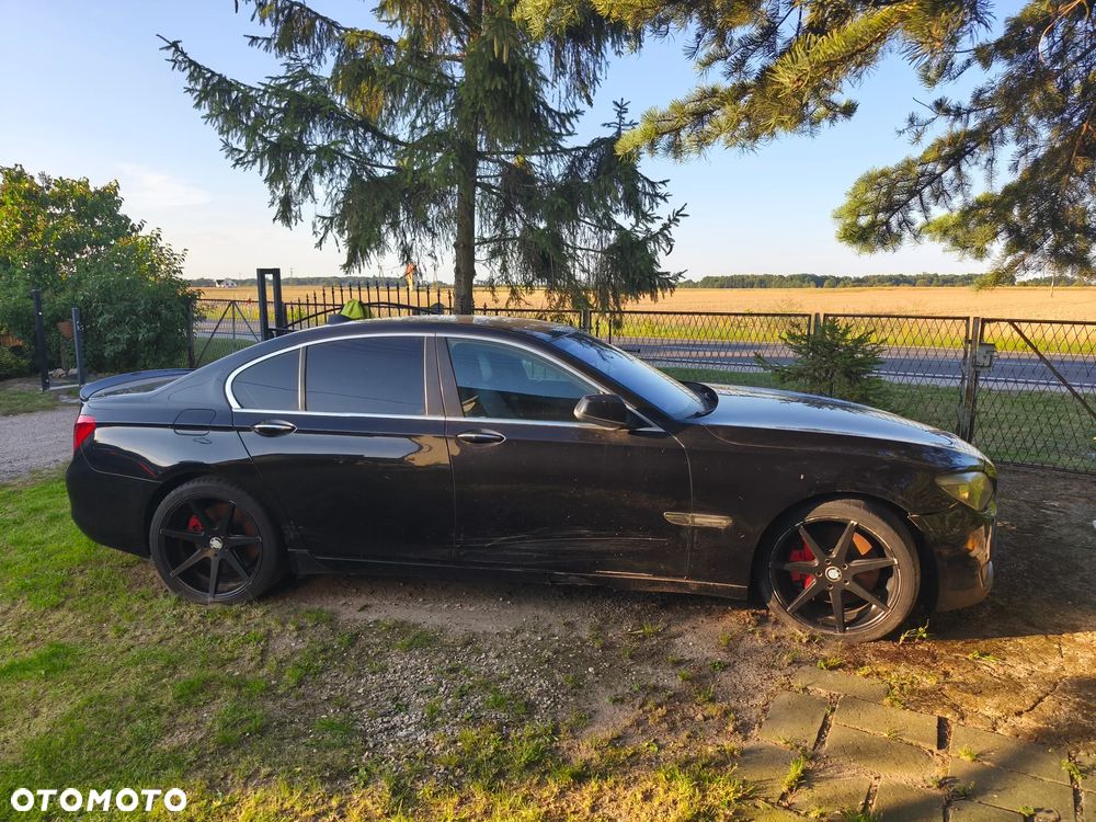 BMW Seria 7 750i - 5