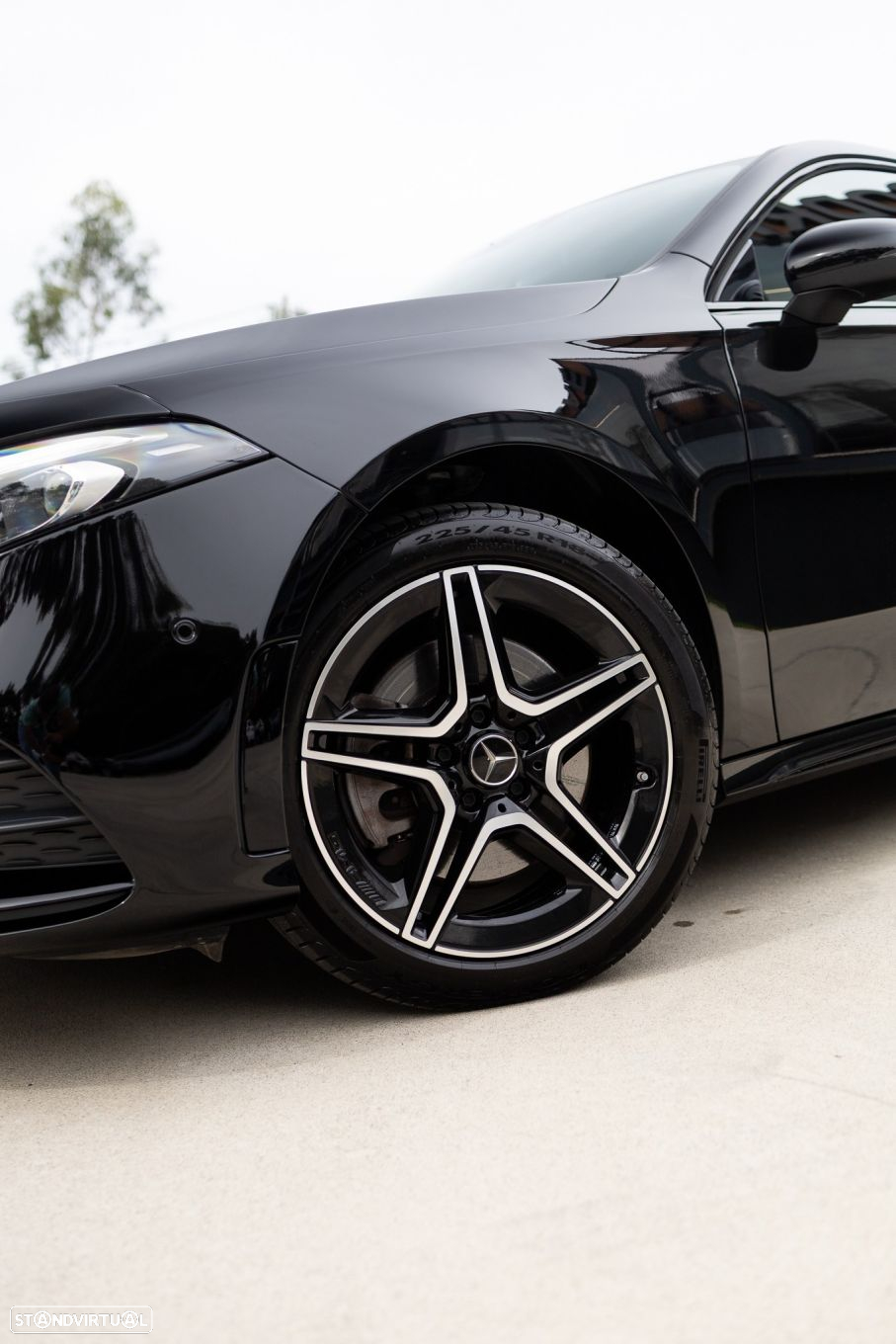 Mercedes-Benz A 250 Limousine e AMG Line - 16