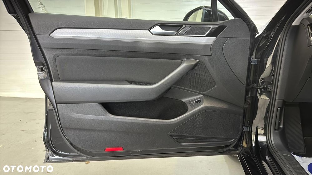 Volkswagen Passat 2.0 TDI EVO Business - 11
