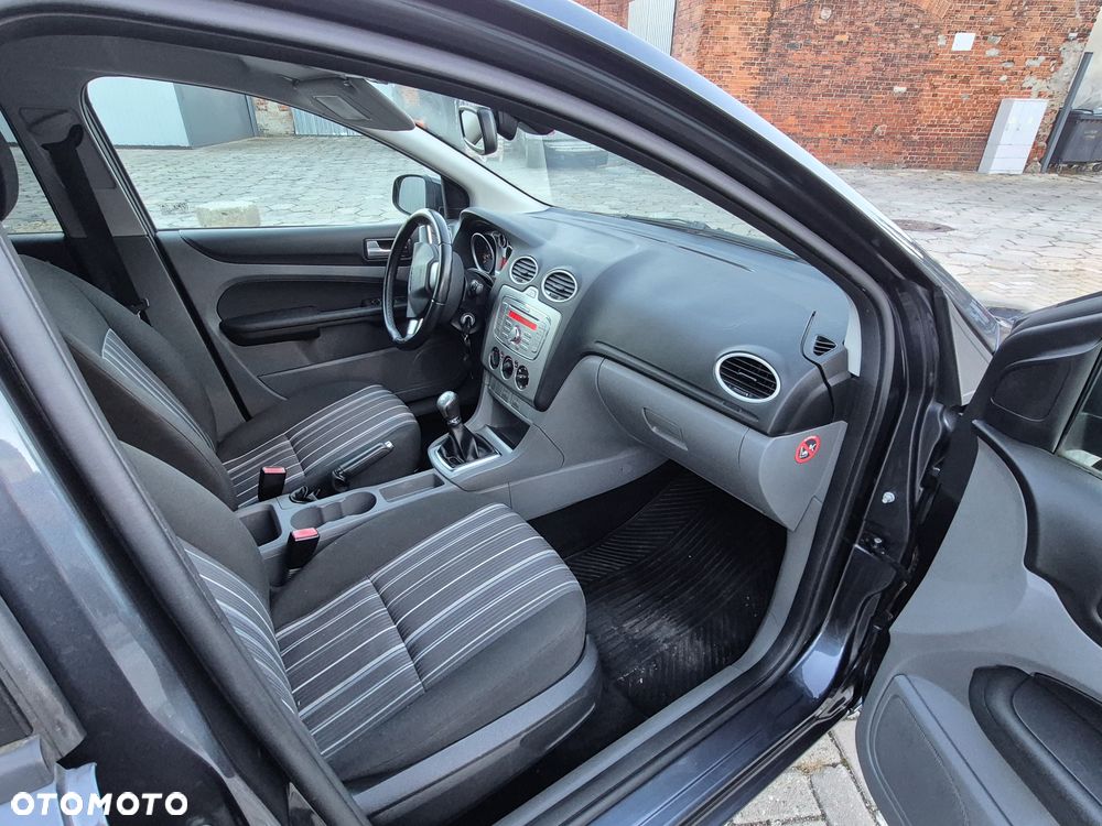 Ford Focus 1.6 16V Style - 19