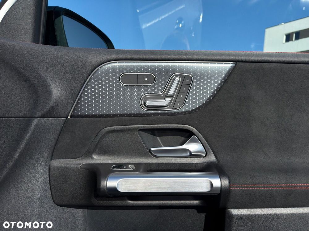 Mercedes-Benz GLB 200 d AMG Line 8G-DCT - 27