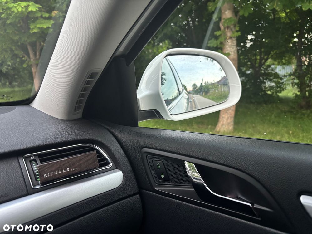 Skoda Superb 2.0 TDI Business DSG - 30