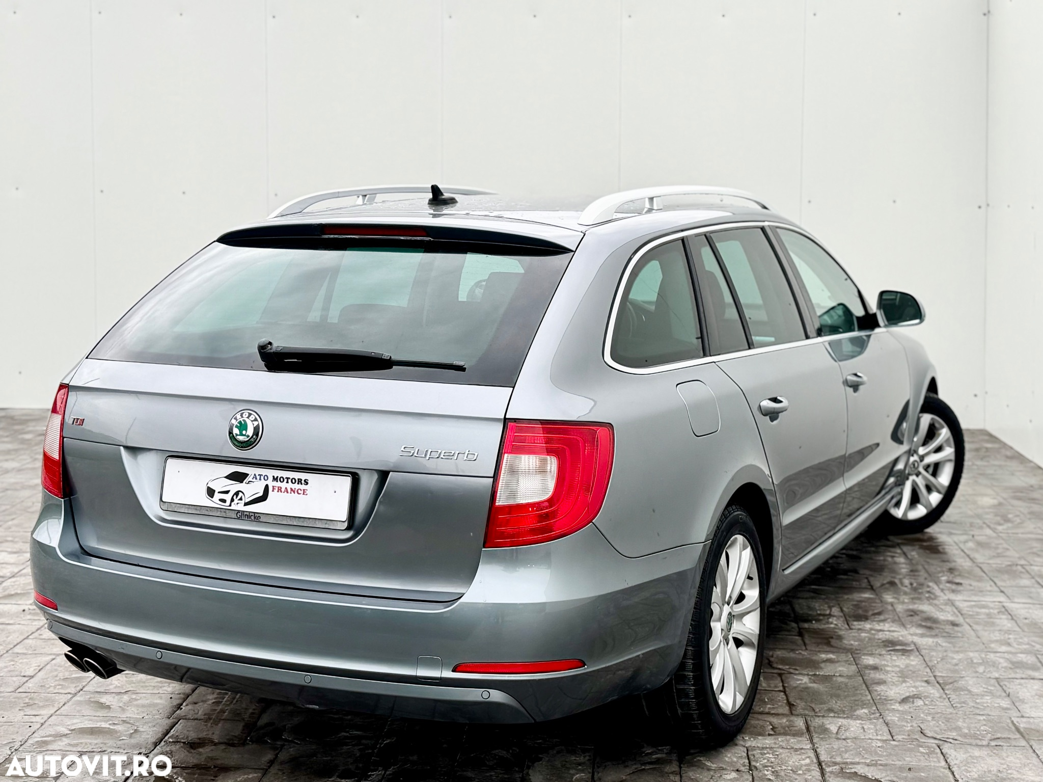 Skoda Superb 2.0 TDI DSG Exclusive - 3