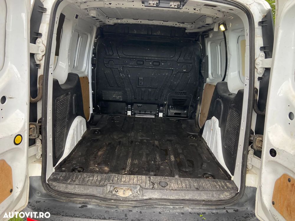Ford Transit Connect - 8