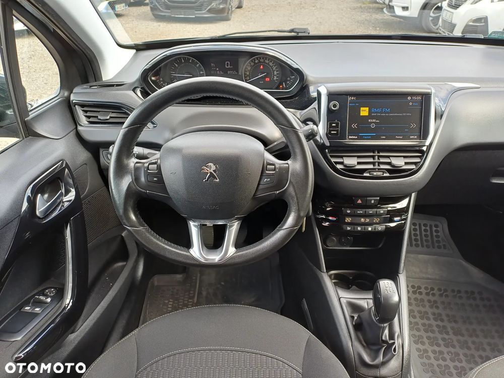 Peugeot 208 PureTech 82 Stop & Start Signature - 22