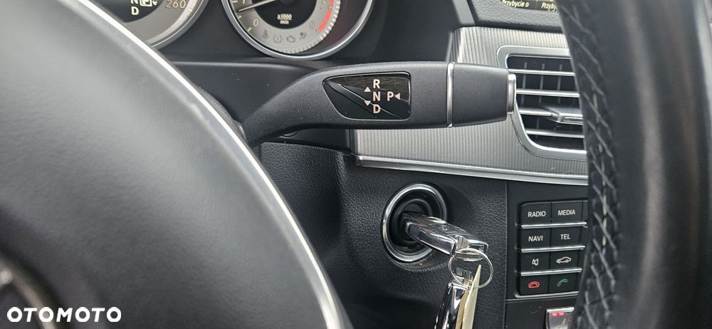 Mercedes-Benz Klasa E - 33