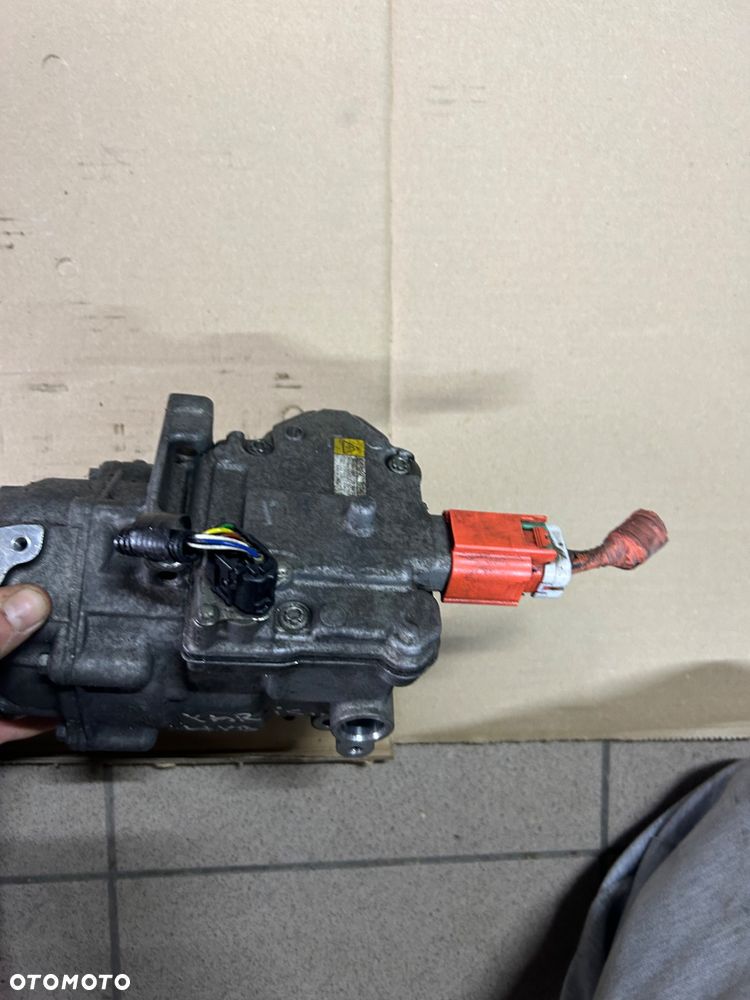 Toyota Yaris III hybryda kompresor klimatyzacji 042200-1501 sprężarka - 3