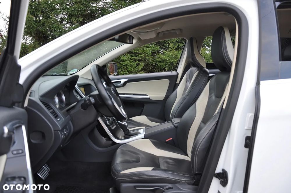 Volvo XC 60 D4 Geartronic RDesign - 21