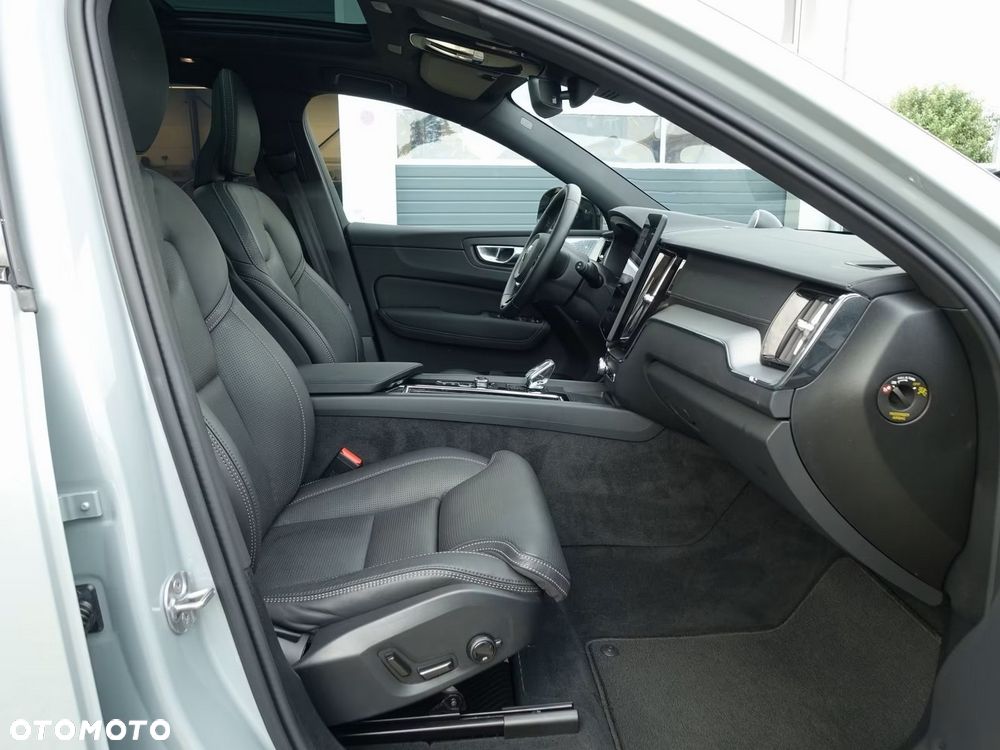 Volvo XC 60 B5 B AWD Ultra Black Edition - 12