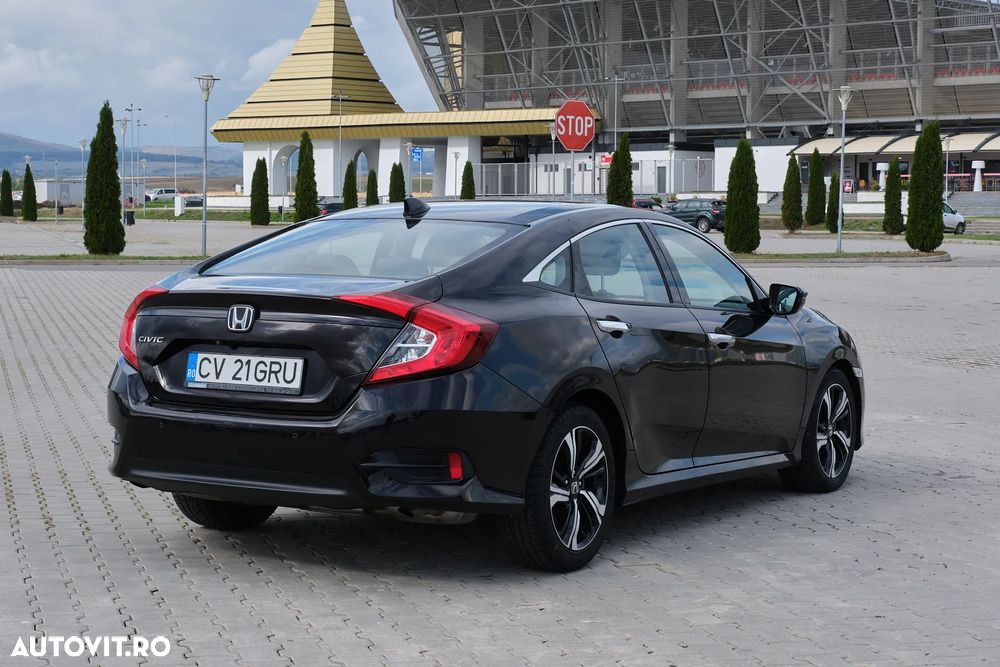 Honda Civic 1.5 VTEC Turbo CVT Prestige - 32