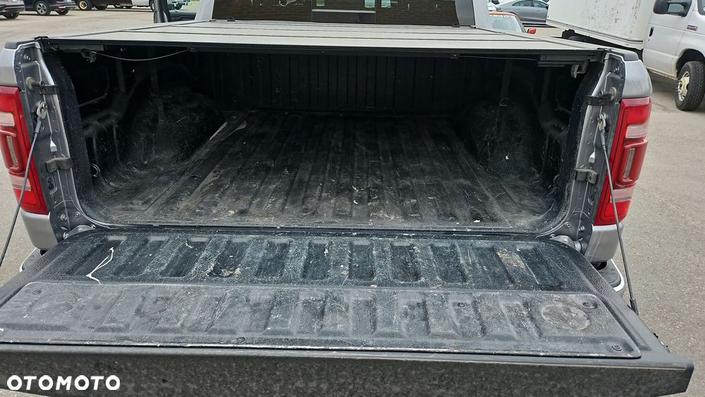 RAM 1500 Crew Cab Shortbed Laramie - 6