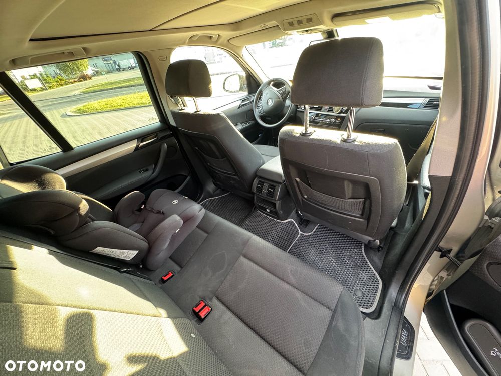 BMW X3 sDrive18d - 11