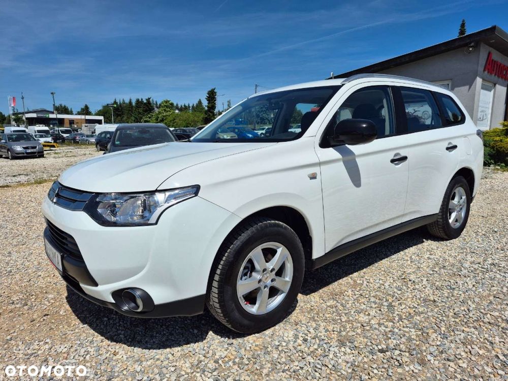 Mitsubishi Outlander - 1