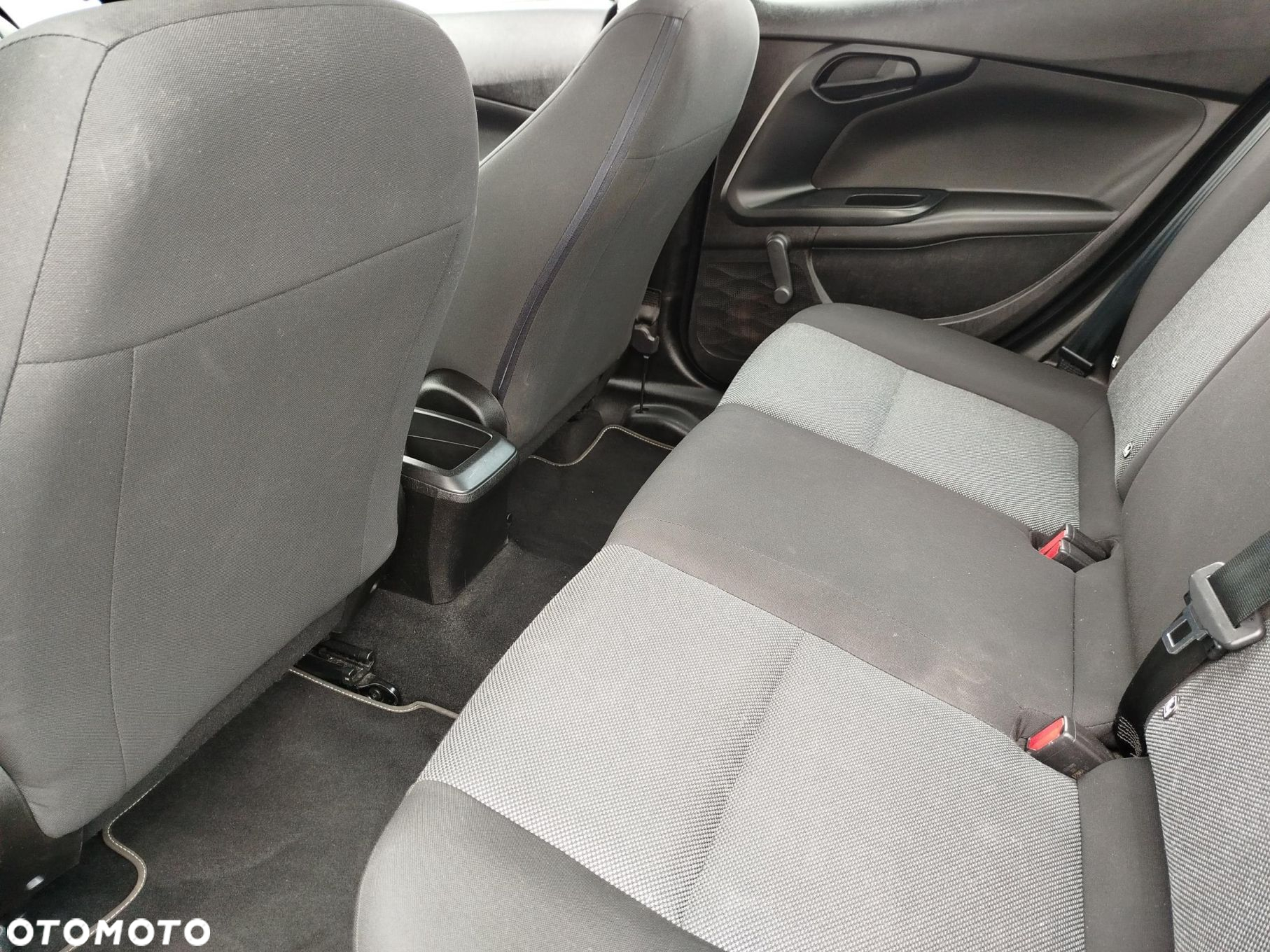 Fiat Tipo - 12
