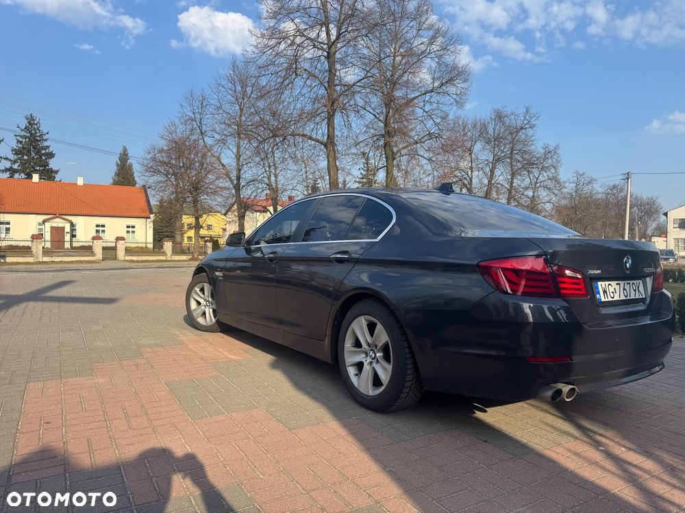 BMW Seria 5 528i xDrive Modern Line - 10