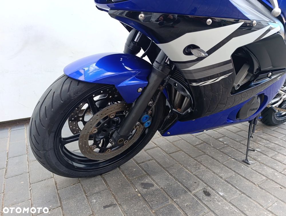 Yamaha R6 - 9