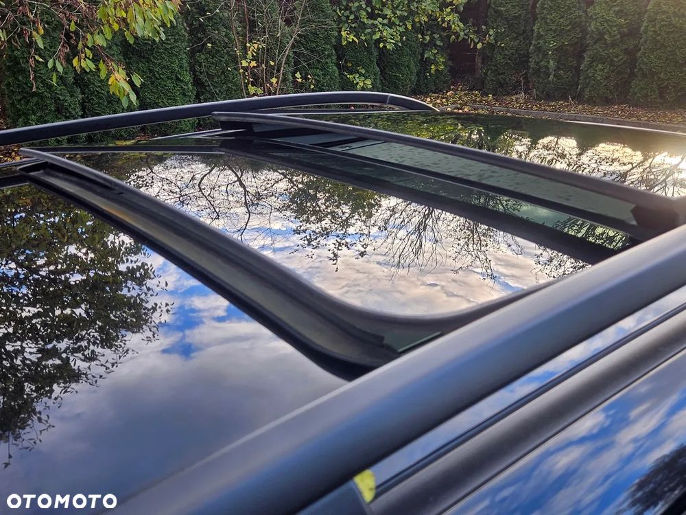 BMW Seria 3 325i Touring - 32