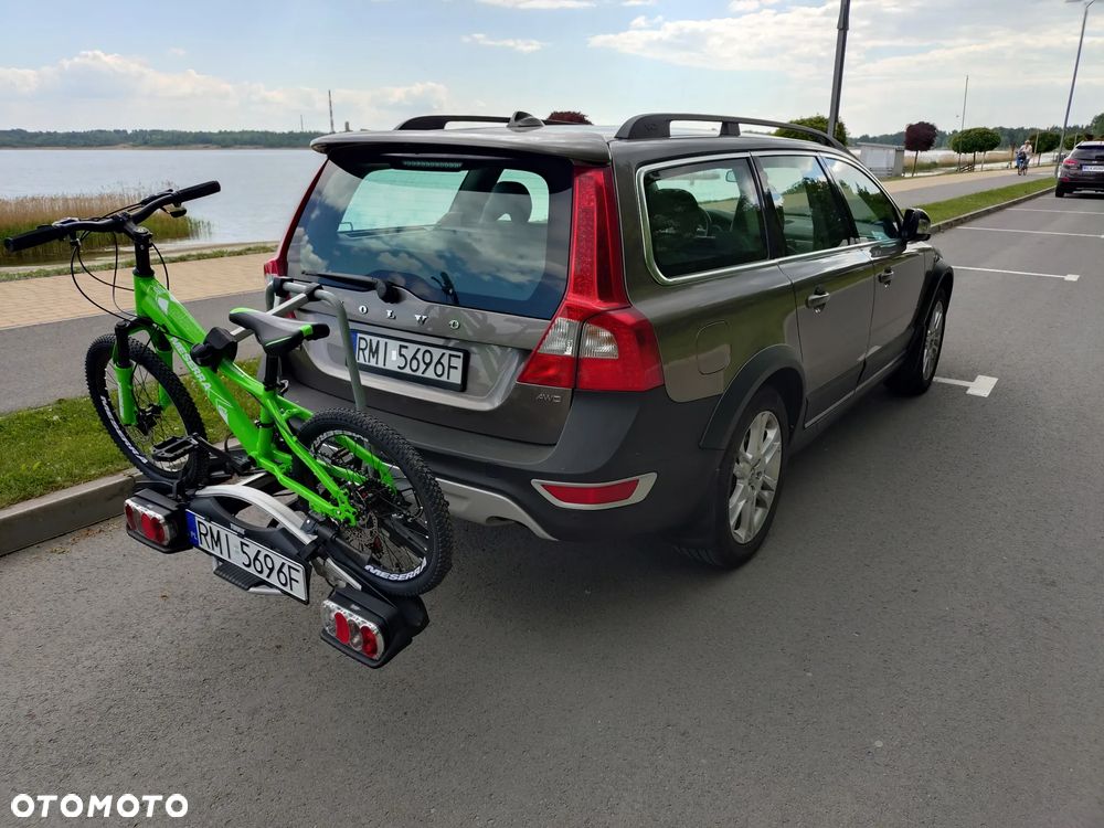 Volvo XC 70 D5 AWD Momentum - 4