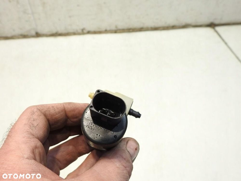 POMPKA SPRYSKIWACZA SZYBY CZOŁOWEJ VW SHARAN II 1K6955651 - 3