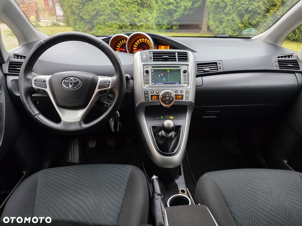 Toyota Verso 1.8 Premium 7os - 10