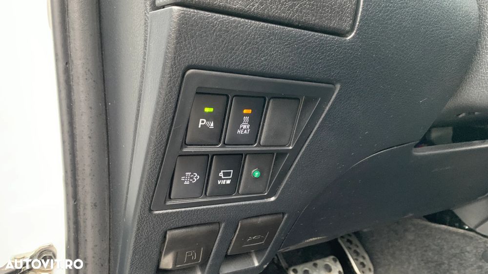 Toyota Hilux 2.8D 204CP 4x4 Double Cab AT GR Sport - 28