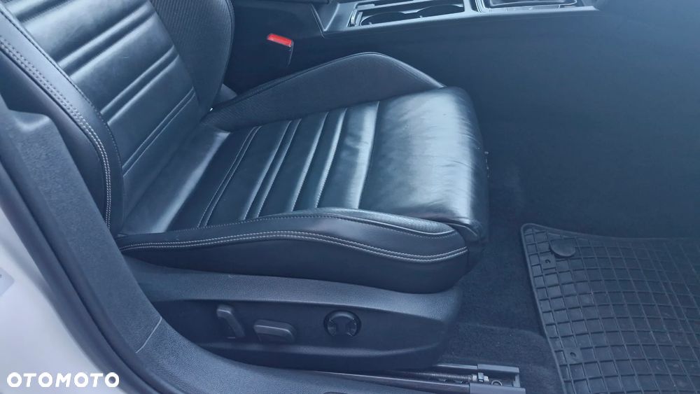 Volkswagen Passat 2.0 TSI OPF 4 Motion DSG Highline - 28