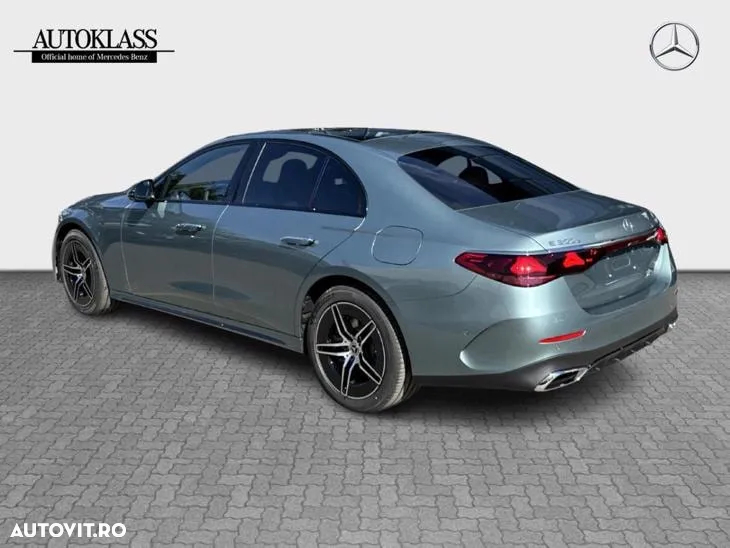 Mercedes-Benz E 300 4MATIC Aut. - 3