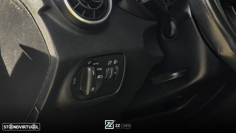 Audi A1 Sportback 1.6 TDI Attraction - 11